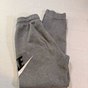 Boys XL Nike Joggers Gray White Swoosh Spellout Athleisure Sports Club Fleece